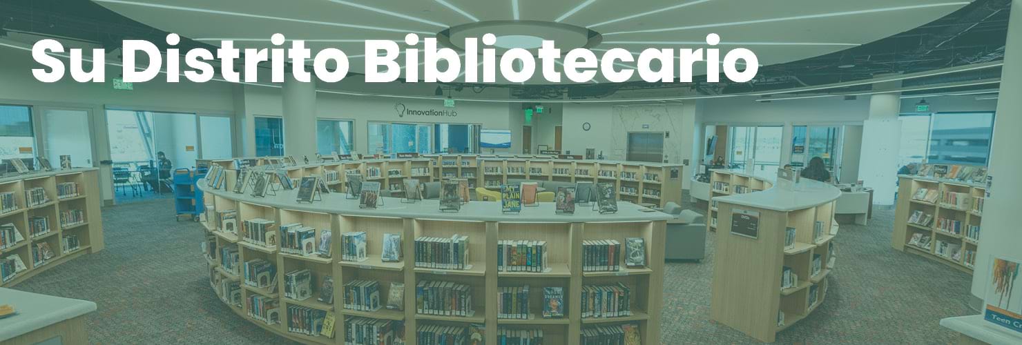 Estanterías arreglado en un circulo con un tinto color turquesa y con el texto "Su Distrito Bibliotecario" en la parte superior.